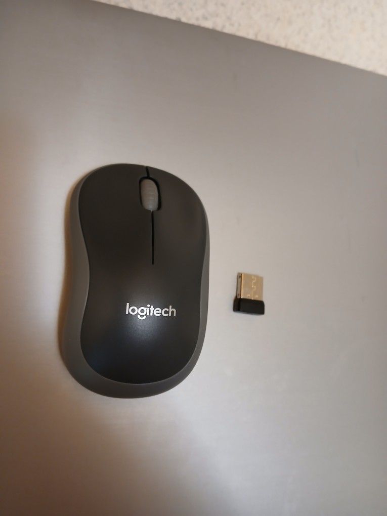 LOGITECH Wireless Mouse
