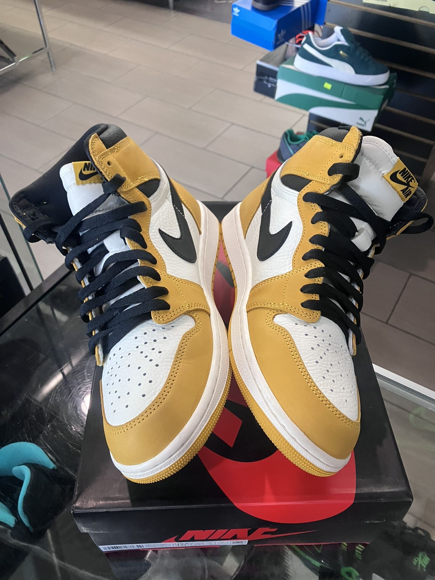 Air Jordan 1 Retro High Yellow Ochre