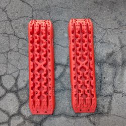 Recovery Traction Tracks for Off-Road Mud, Sand, Snow Tire Ladder Traction Track Vehicle Extraction Traction Mats