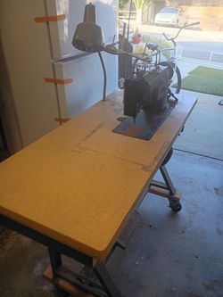Vintage Singer 107w102 Industrial Free-Motion Irish Embroidery Sewing Machine with Table & Motor