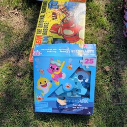 Baby Shark Puzzle/Rock Em Sock Em
