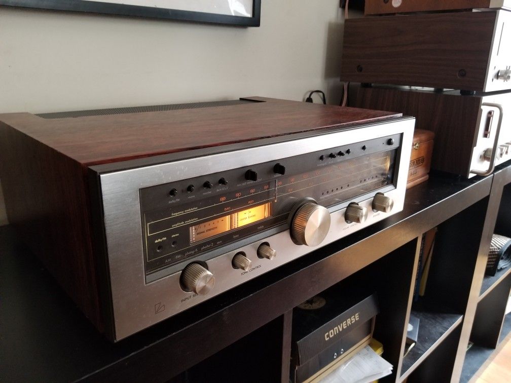 Vintage Audiophile Luxman R-1050 Receiver