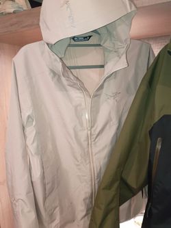 Arc'teryx Women's Gore-Tex Windstopper Hooded Jacket - Small - New with Tags