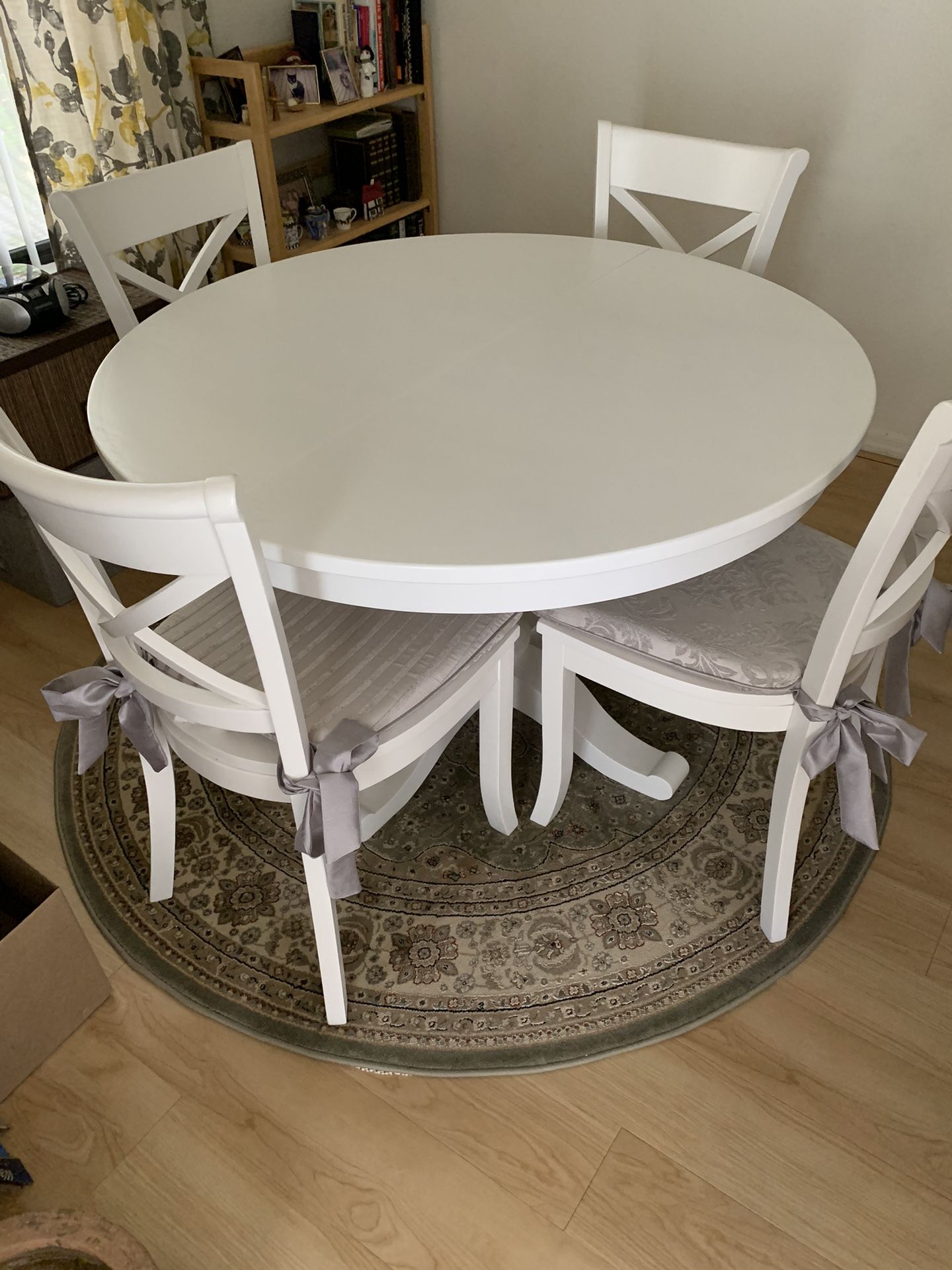 Dining Table & Chair Set