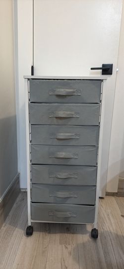 Drawers / storage on wheels