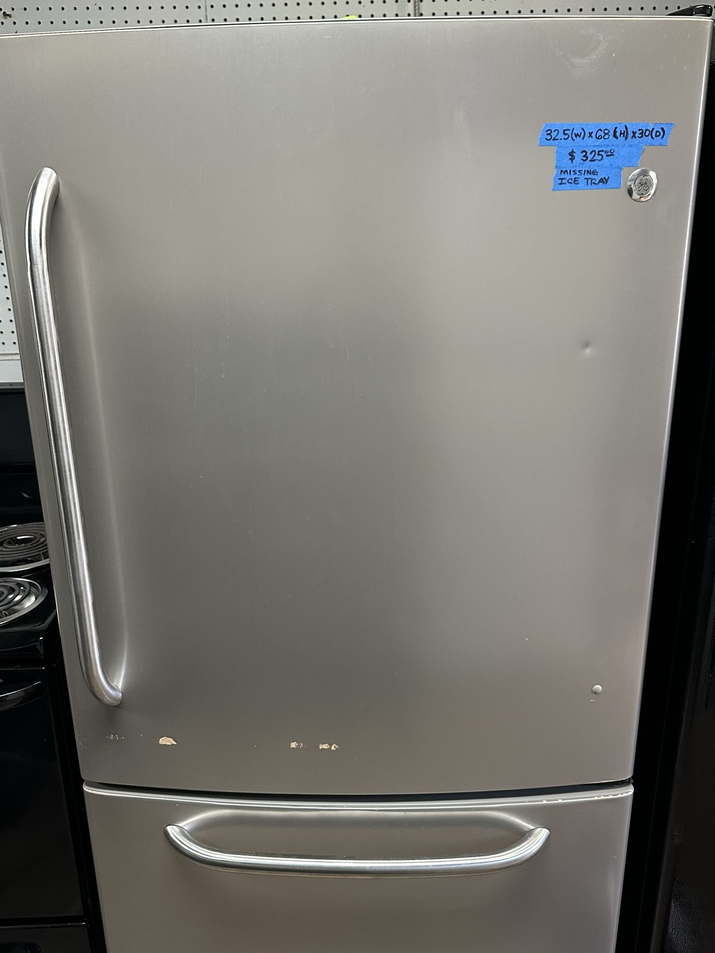 STAINLESS REFRIGERATOR(32.5(w) x 68(h) x 30(d)