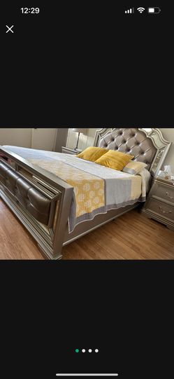 Queen Bedroom