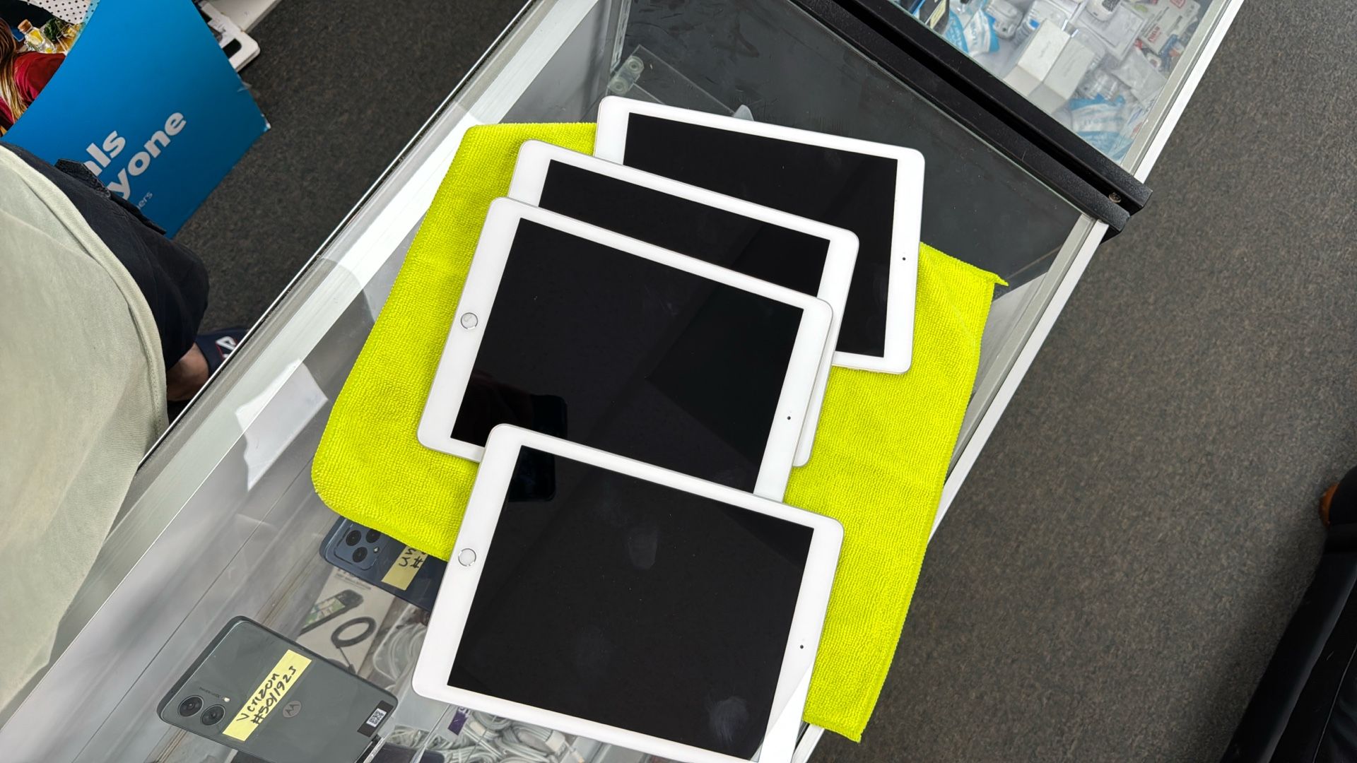 Apple iPad 6th Generation 32GB (San Jose South)