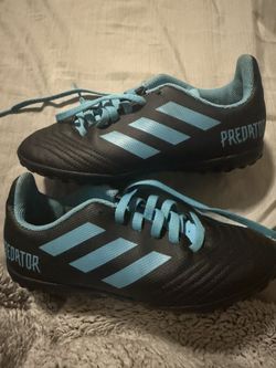 Adidas Unisex Kids Predator 19.4 Turf Soccer Shoe, 1.5