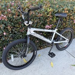 20" Razor Launch 180 BMX Bike