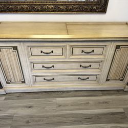 Vintage Furniture Radio And Vinyl Player 