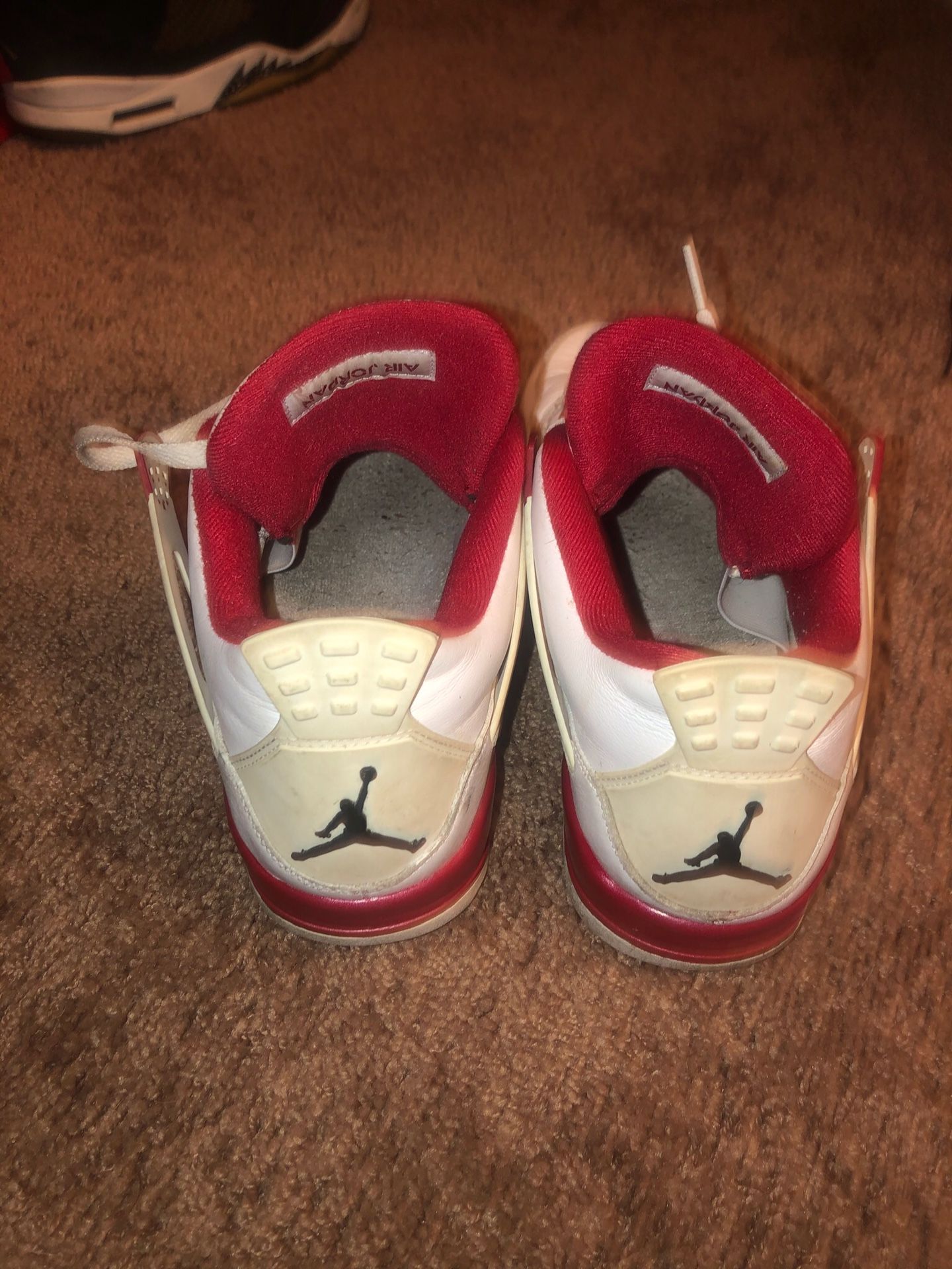 Air Jordan retro 4 size 10.5