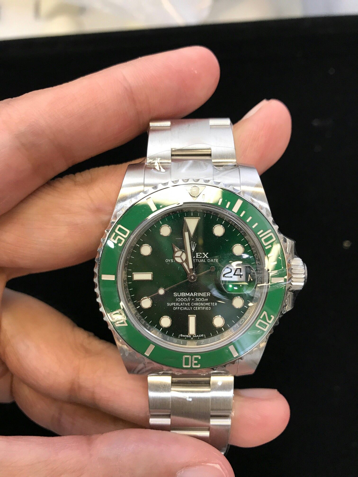 Submariner(date)- Stainless Steel Green-Automatic-116610LV