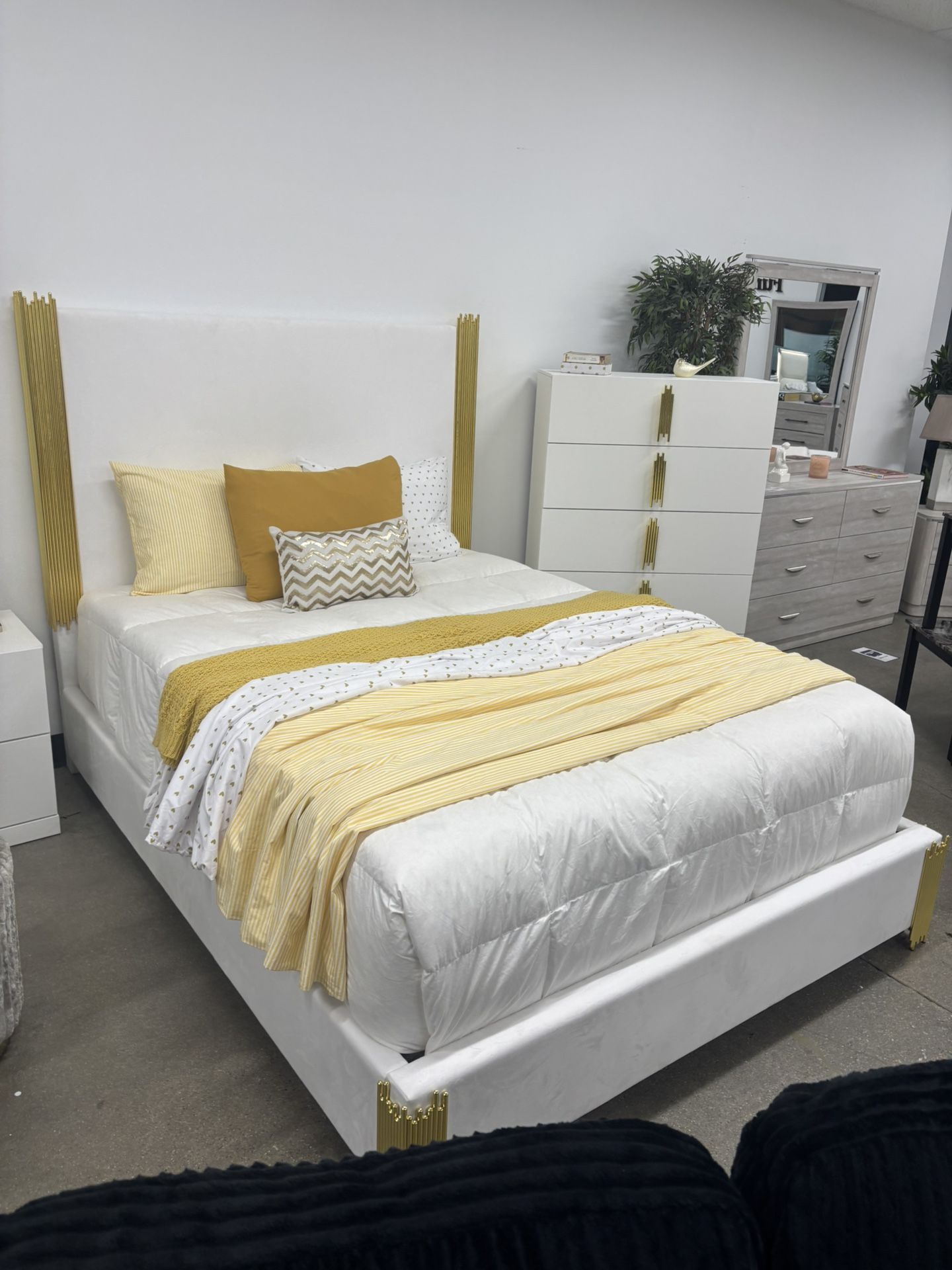 Queen Size Bed Frame With Mattress