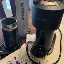Nespresso Vertuo Coffee Machine + Milk Frother (Rose Gold/Black)