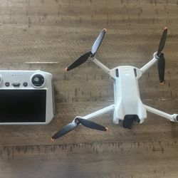 Selling my DJI Mini 3 drone combo with the DJI RC (built-in screen controller)