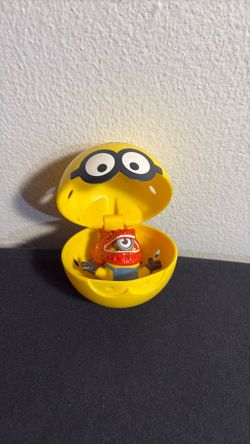 Minions Surprise Egg Toy with Mini Figure