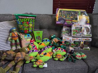 Ninja turtle figure and plush collection