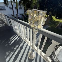 Besutiful standing lamp 