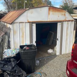Outdoor Shed 75$