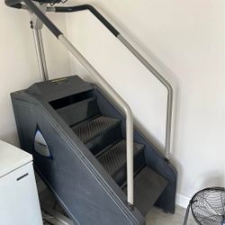 StairMaster-7000PT-StepMill.