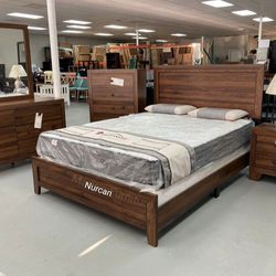 🍀 Disconted Set /4-piece includes bed, dresser, mirror, and nightstand./ Queen Size