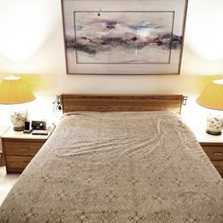 Beautiful Queen Bedroom Set-Looks New with Newer Mattress, Box Spring & Mattress Pad