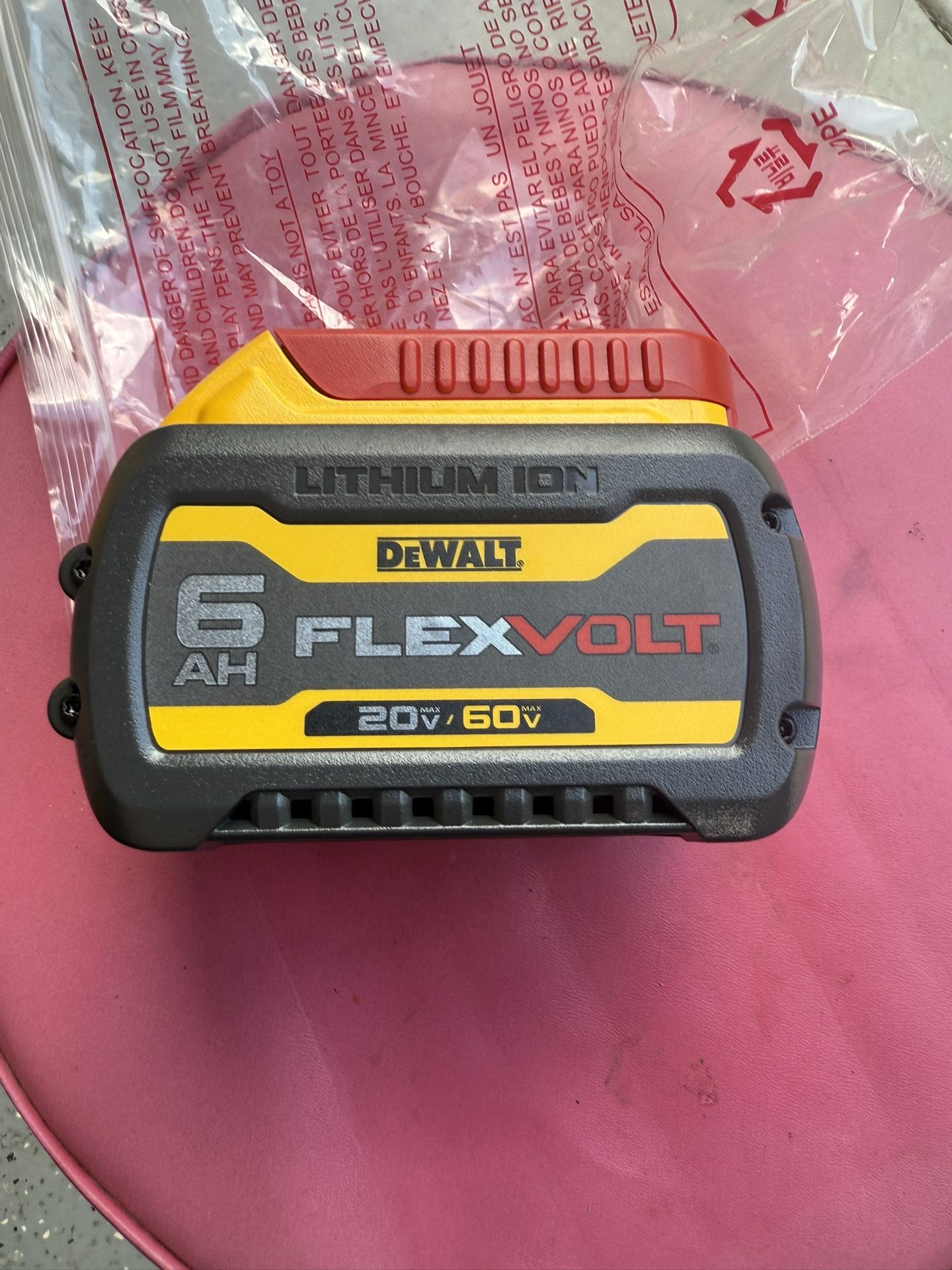 BRAND NEW DEWALT FLEXVOLT 20-Volt/60-Volt MAX LITHIUM-ION 6.0AH BATTERY PACK $125 RETAILS $214