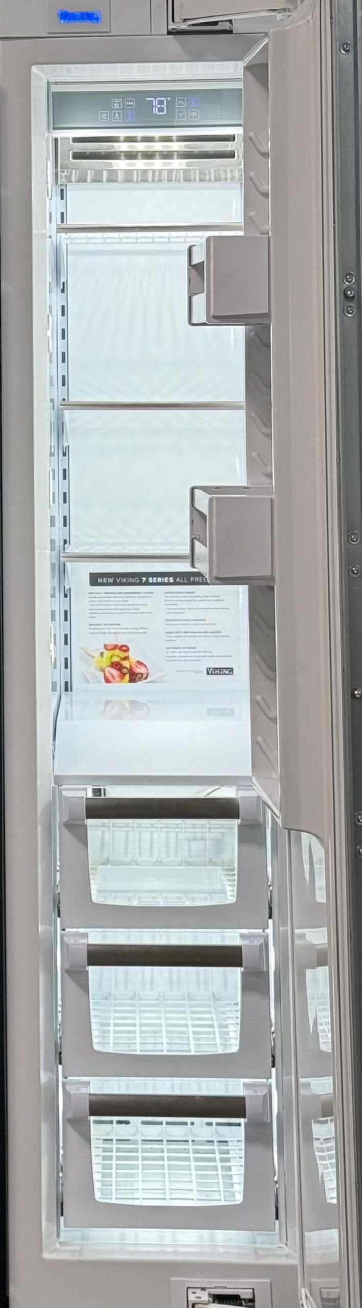 VIKING Freezer Built-In FFI7180WR 01191 .