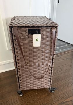 Greenstell handwoven foldable synthetic rattan laundry hamper with wheels