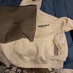 Essentials 1:1 Hoodie