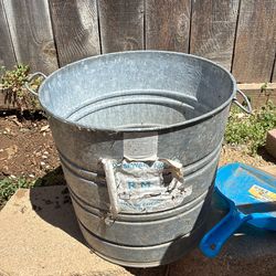 Garden galvanized pot