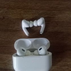 2 Pair of airpod pros 