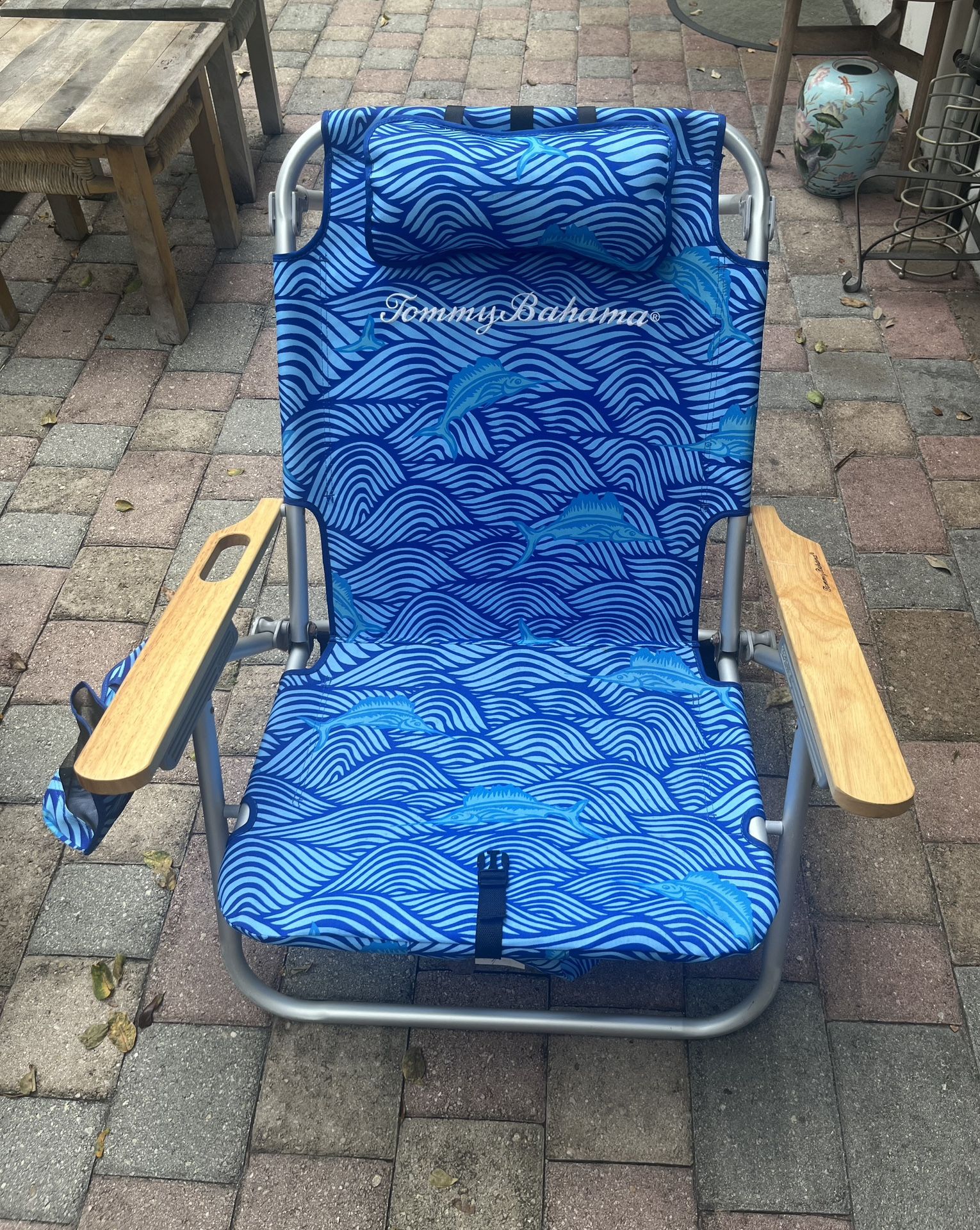 Tommy Bahama Deluxe Backpack Beach Chair