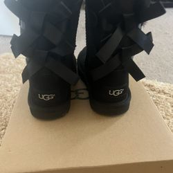 UGG BAILEY BOW SIZE 12 