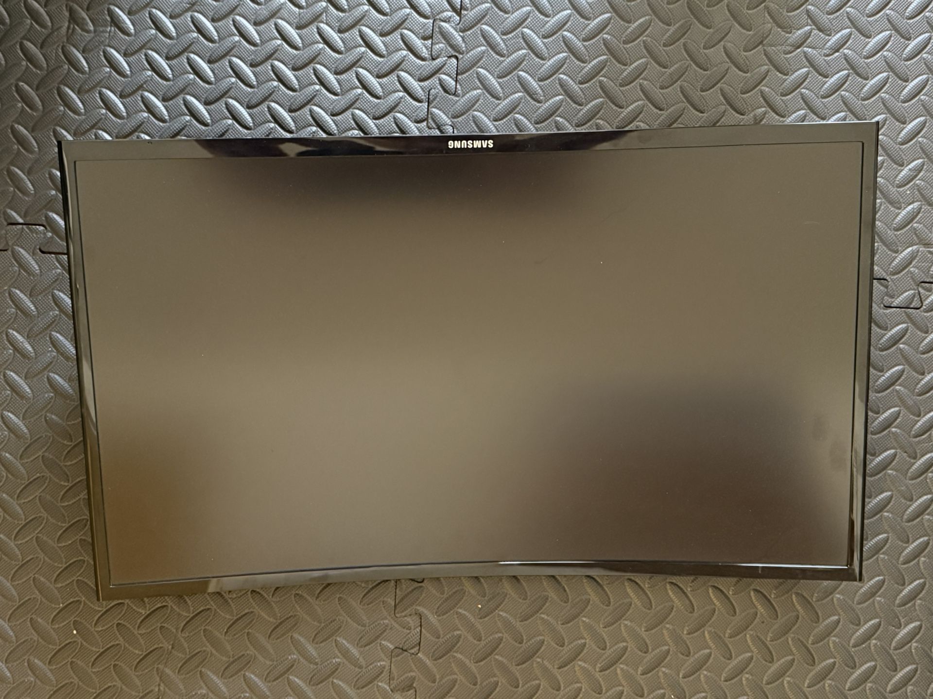 Curved 27in Samsung Monitor