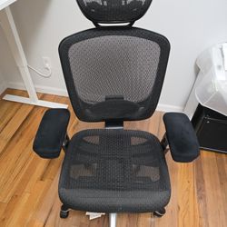 Staples Hyken Chair - Mint Condition