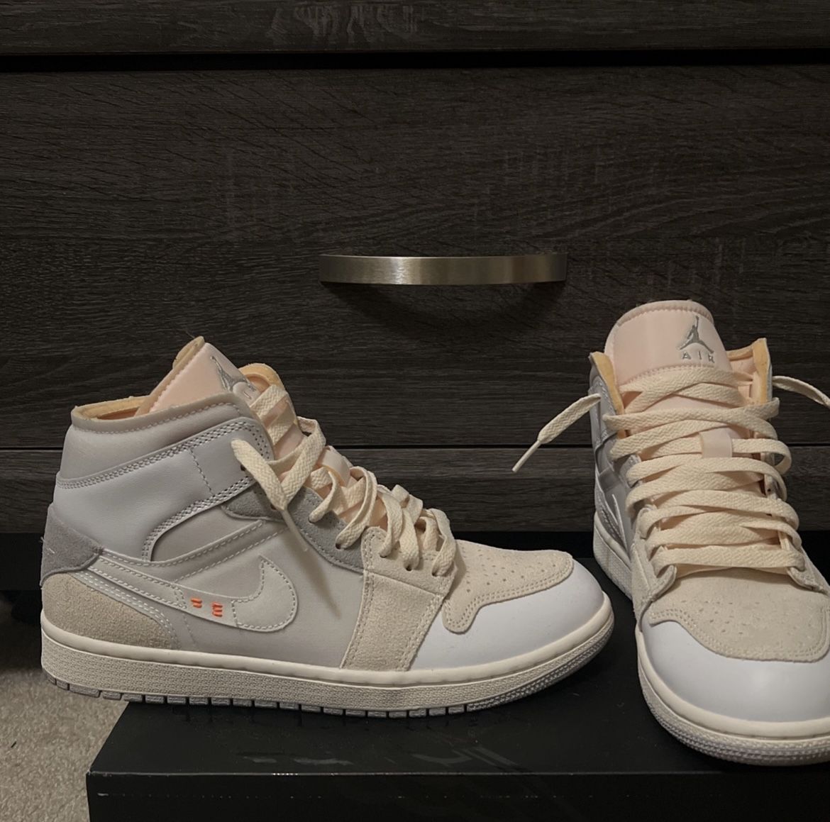 Jordan 1 Mid Inside Out