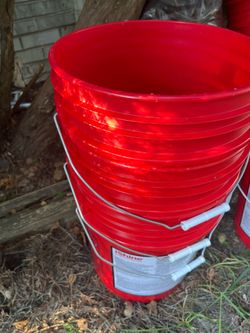 5 gallon clean buckets$2