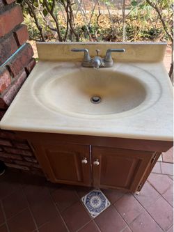 Bathroom sink