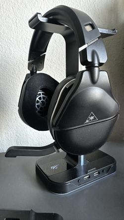 PlayStation Black Headset And Turtle Beach Stealth 700
