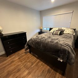 Queen Bedroom Set