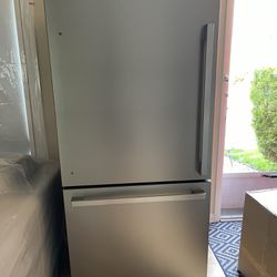 Hisense refrigerator 