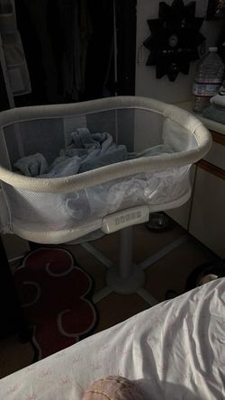 Halo Swivel Bassinet