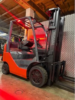 TOYOTA MODEL 8, latest model 4500 lb, 3 stage, side shift