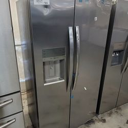 New Frigidaire Gallery Counter Depth Stainless Steel Side By Side Refrigerator 