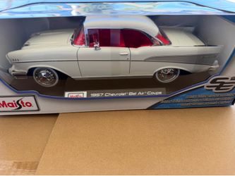Toy car 1957 chevy bel air toy car 1:18 new