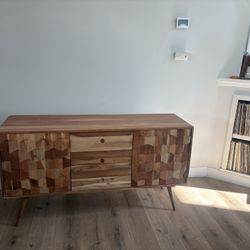 Media / Dining Storage 