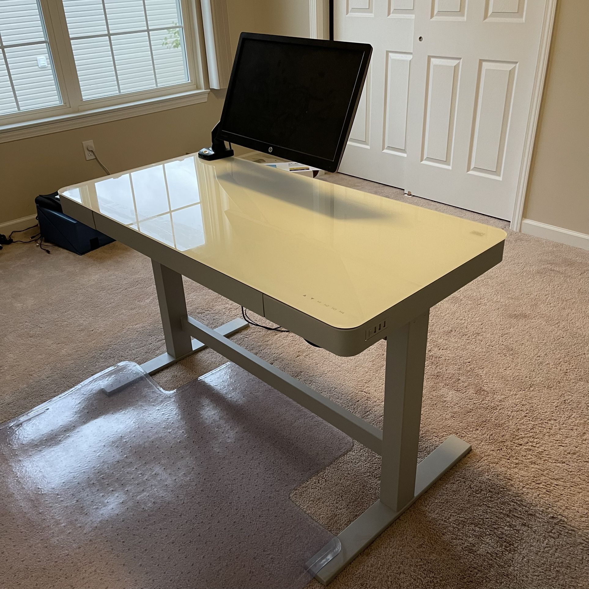 TRESANTI Adjustable Height Desk