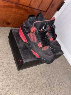 Jordan 4 Red Thunder size 9
